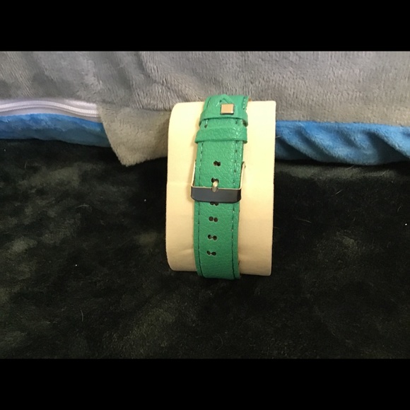 Watch - Picture 2 of 4